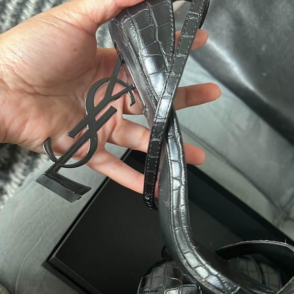 Yves Saint Laurent shoes - Picture 2 of 4